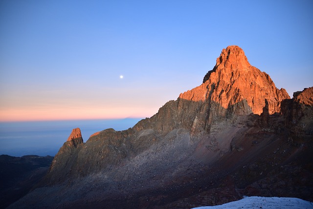 Mount Kenya Sirimon route